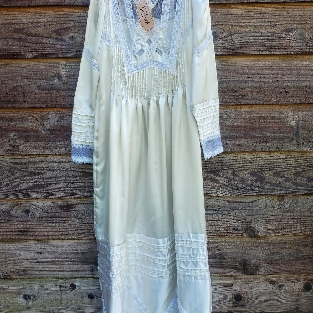 Vintage Saybury Nightgown/dress Small NWT Cottagecore